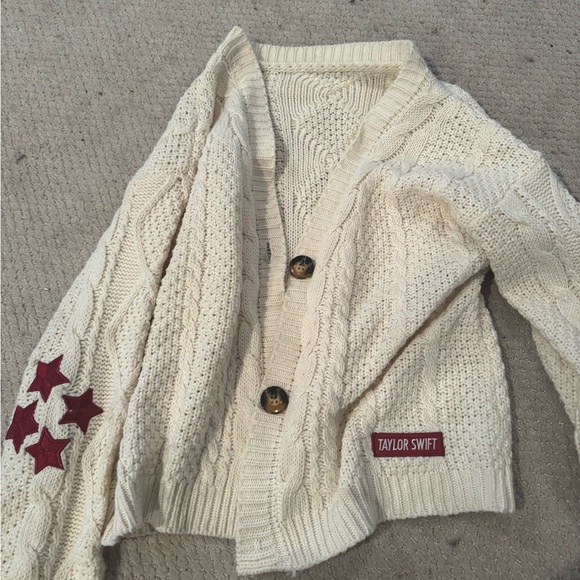 Red TV cardigan worn only a few times at  home it’s xs/s - Picture 3 of 3